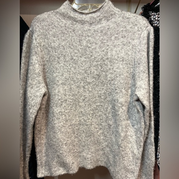 Elegant Heather Gray Women's Turtleneck Sweater - Picture 1 of 4